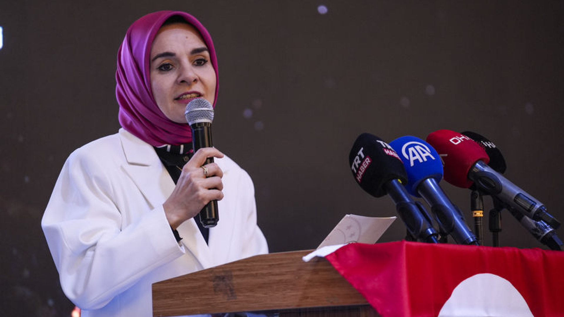 Aile ve Sosyal Hizmetler Bakanı Göktaş, şehit aileleri ve gazilerle iftarda bir araya geldi