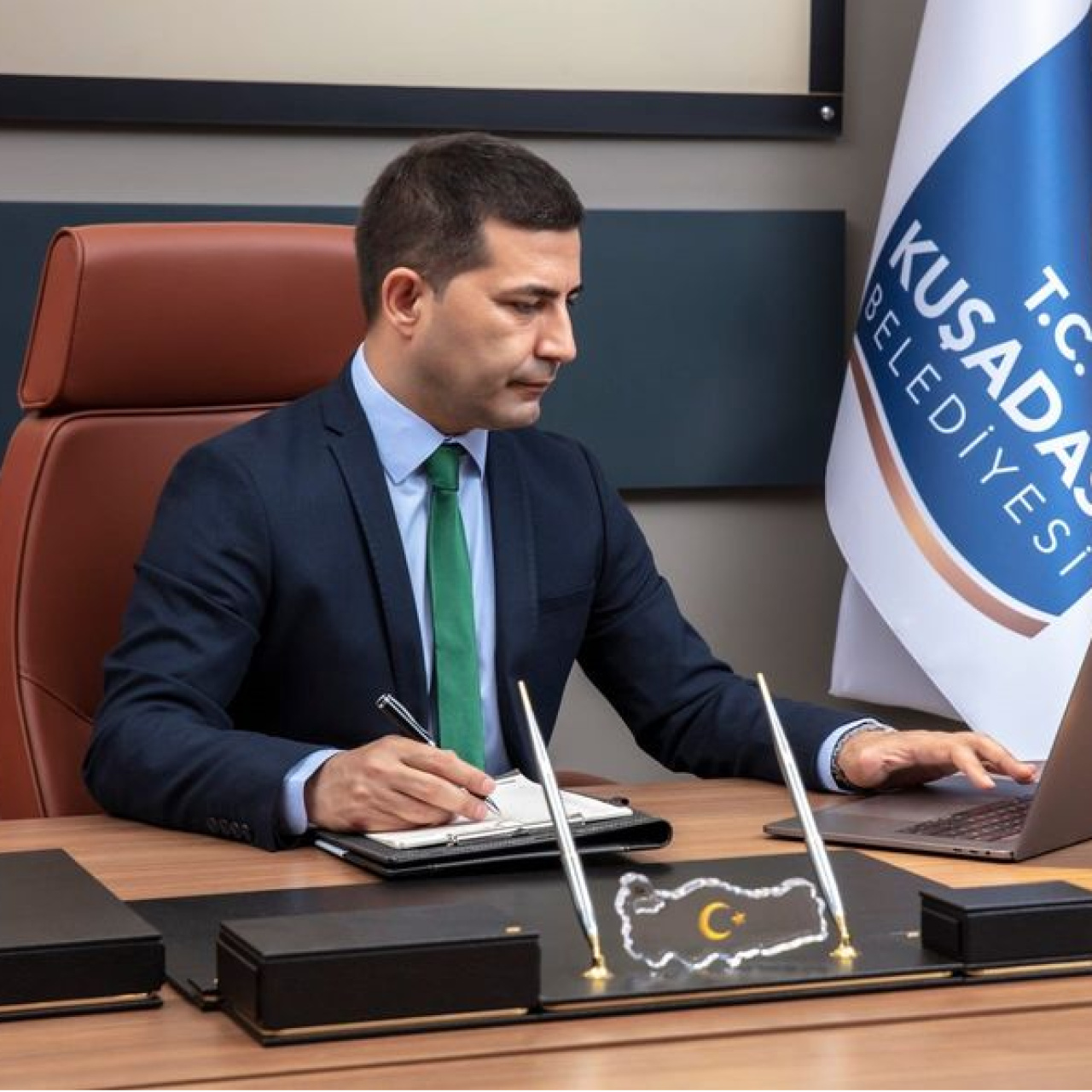 Kuşadası Belediye Başkanı tutuklandı