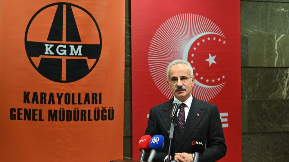 Bakan Uraloğlu: Yüzyılda yapılabilecek işleri 23-24 yıla sığdırdık
