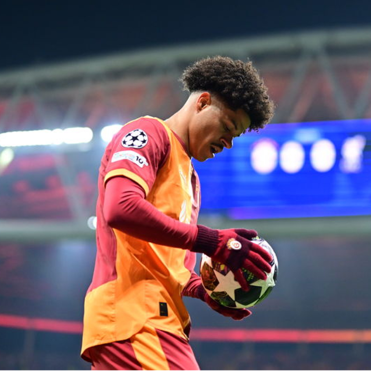 Galatasaray'dan Sara'ya tebrik!