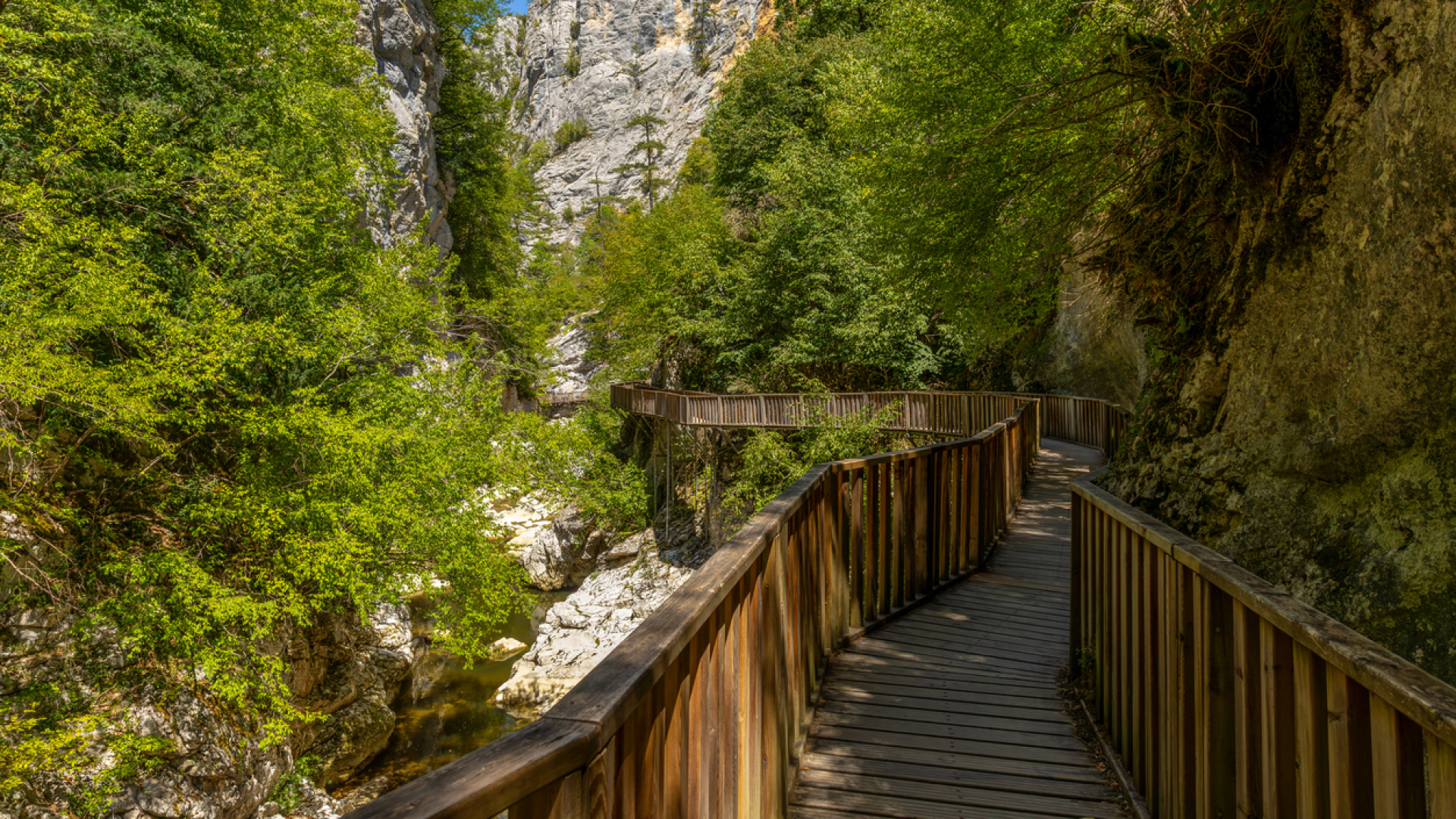 Bayramda yolculuk nereye? Kalabalıktan uzaklaşmak isteyenler için Türkiye'nin az bilinen doğal güzellikleri ve saklı rotaları!