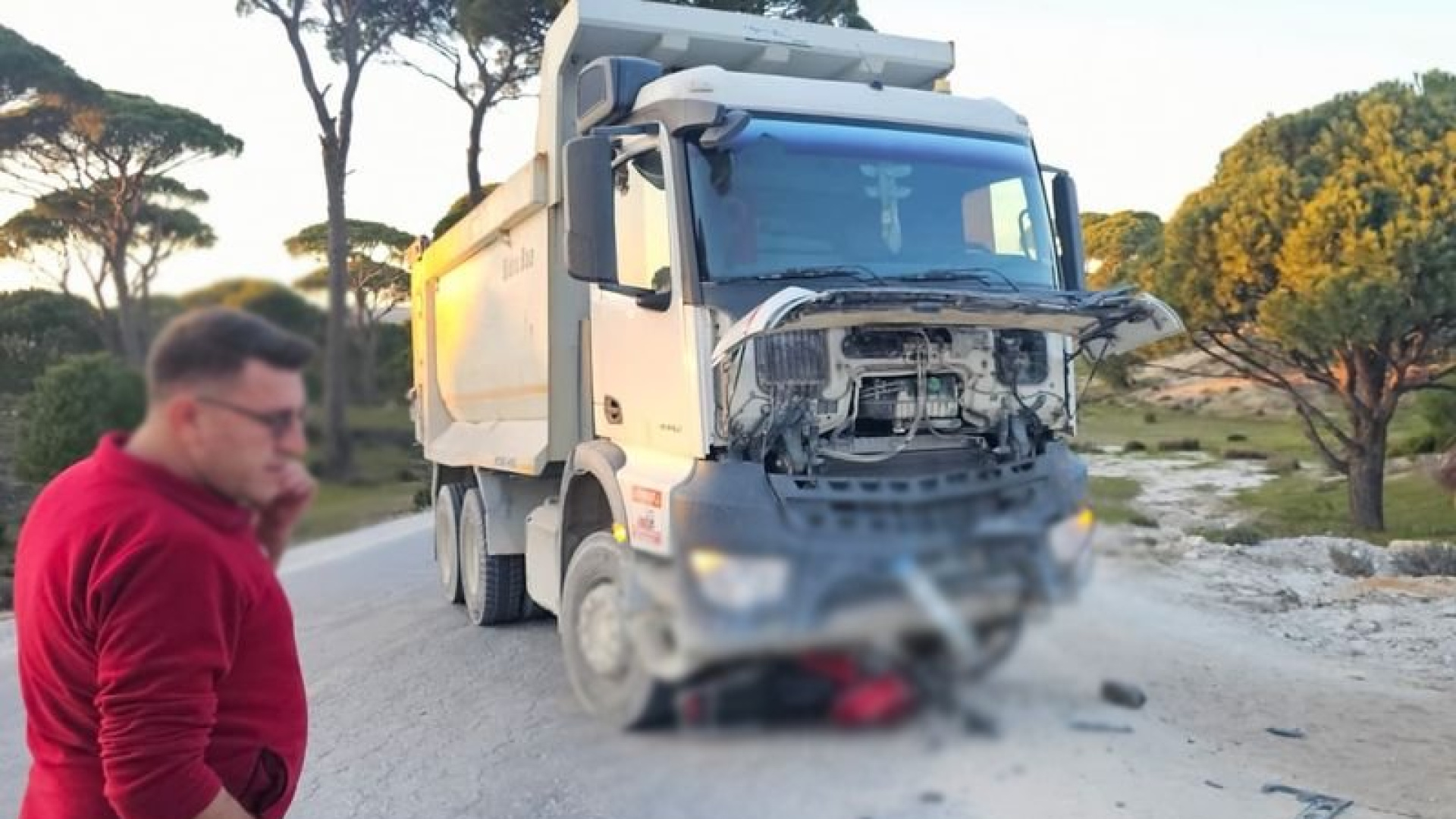 Milas'ta kamyon ile motosiklet çarpıştı: 1 ölü | Son dakika haberleri