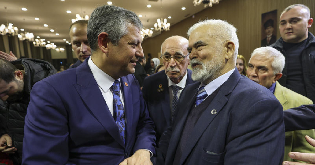 Özel, şehit aileleri vegazilerle iftar yaptı | Son dakika haberleri