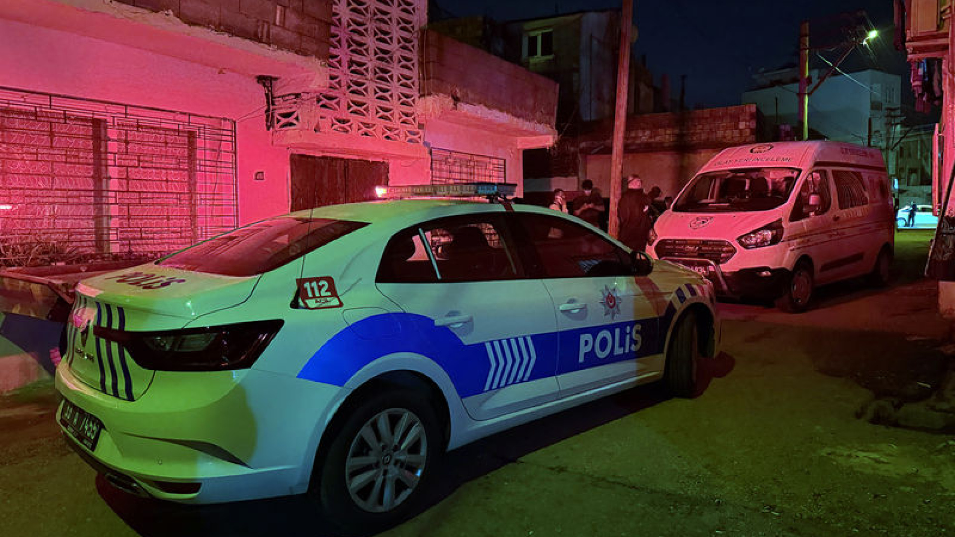 Mersin'de silahı kavgada seken kurşun genç kızı hayattan kopardı