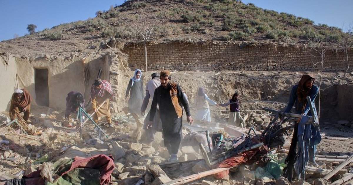 Afganistan'dahastaneye saldırı! Can kaybı 400'eyükseldi | Dış Haberl