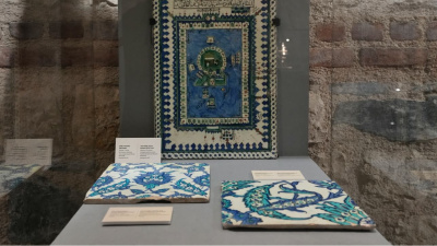 İki İznik çinisi yeniden Türkiye’de