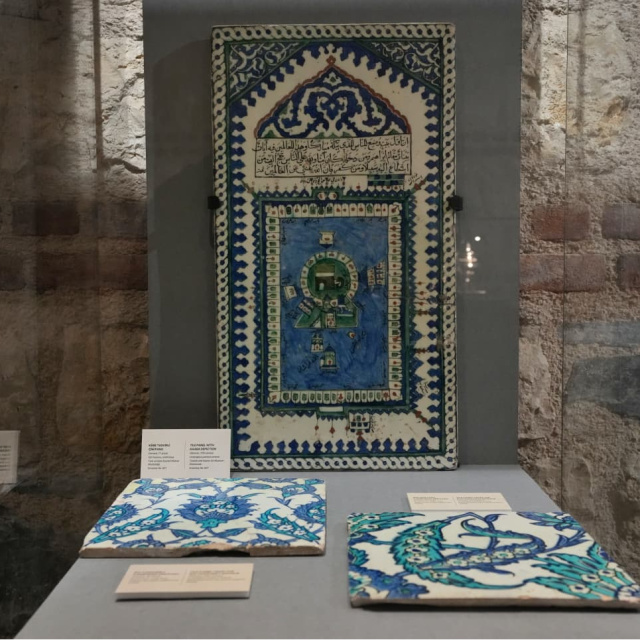 İki İznik çinisi yeniden Türkiye’de