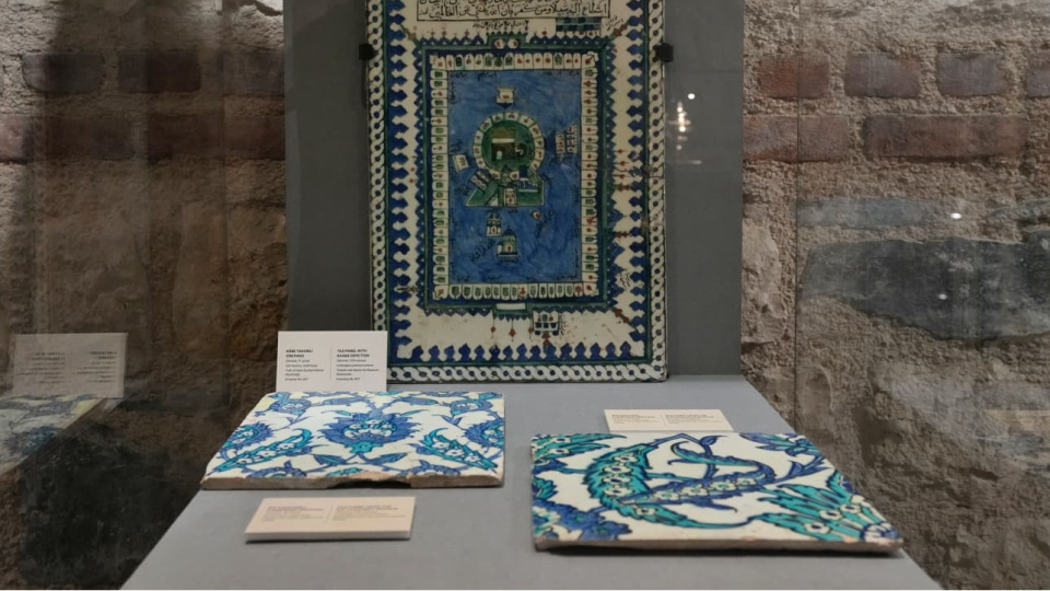 İki İznik çinisi yeniden Türkiye'de