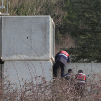 Beton blokları aştı, kahretti!