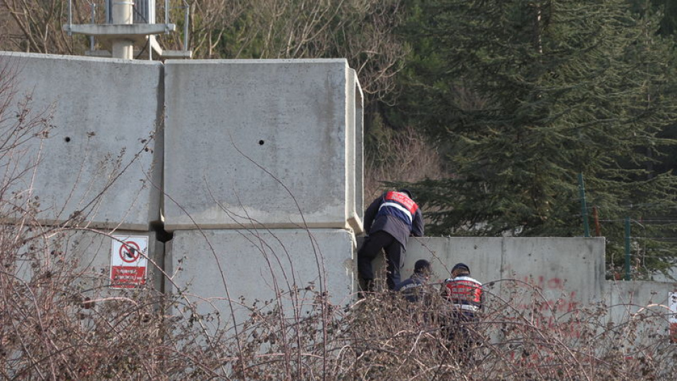 Beton blokları aştı, kahretti!
