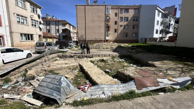 Satın aldığı arsada tarihi cami kalıntıları çıktı