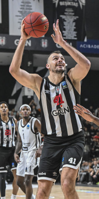 Beşiktaş yarı final için parkeye çıkıyor!