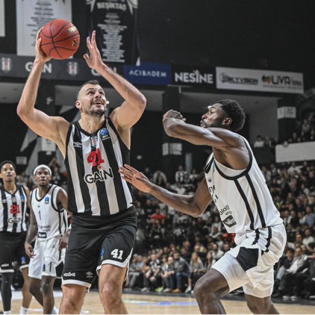 Beşiktaş yarı final için parkeye çıkıyor!