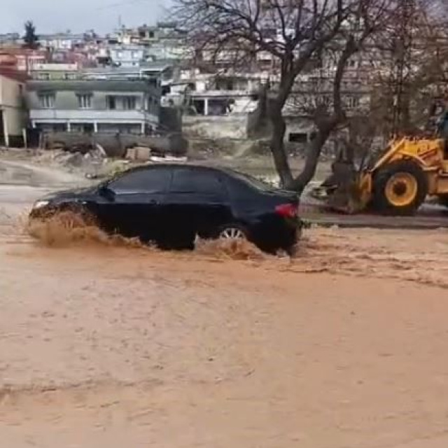 Gaziantep'te yollar göle döndü