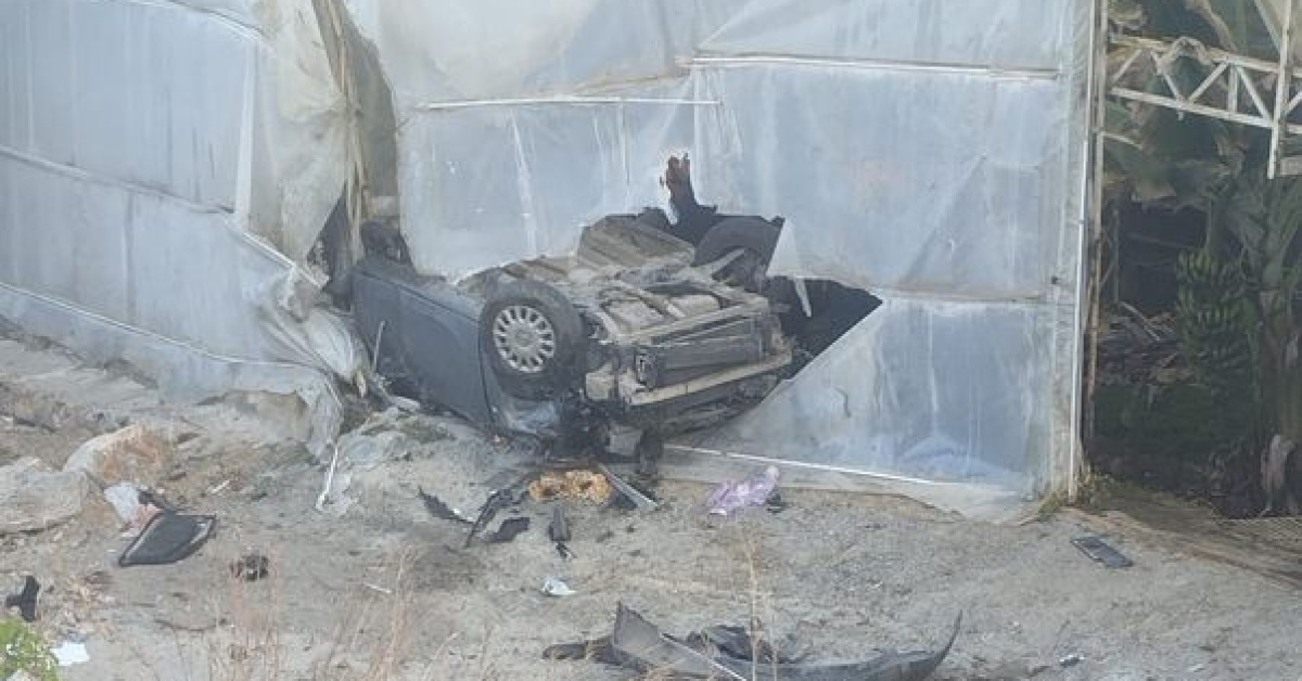 Otomobil muz serasına uçtu: 1 ölü, 1 yaralı | Son dakika haberleri