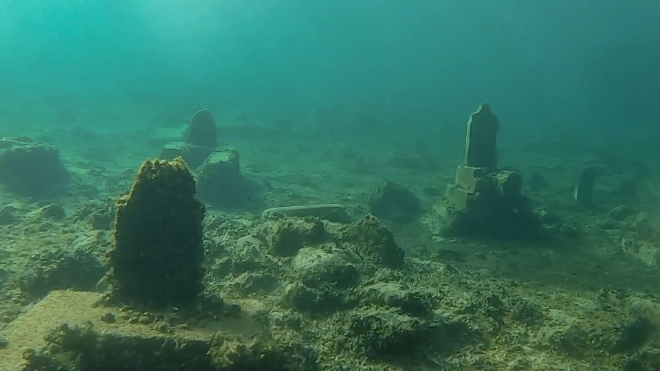 Su altındaki 2 bin 400 yıllık tarih görüntülendi