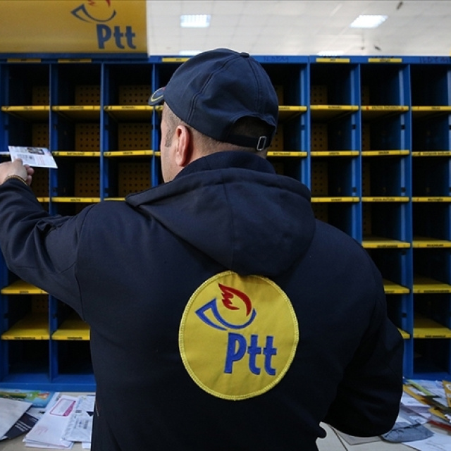 Arefe günü PTT açık mı?