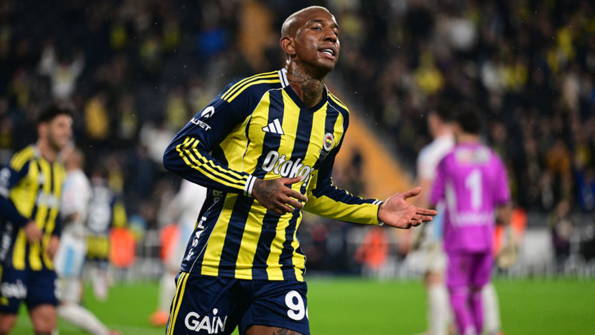 Fenerbahçe'de Anderson Talisca Gaziantep FK Maçı Kadrosunda Yer Aldı
