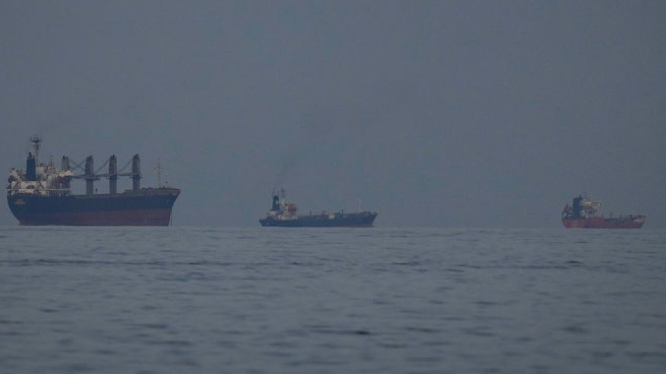 Hürmüz Boğazı'ndan son 3 günde 15 gemi geçti