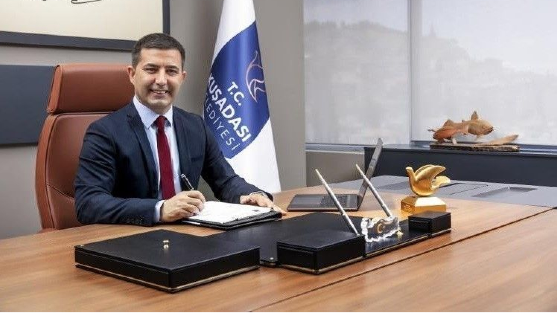 Kuşadası Belediye Başkanı Ömer Günel görevinden uzaklaştırıldı