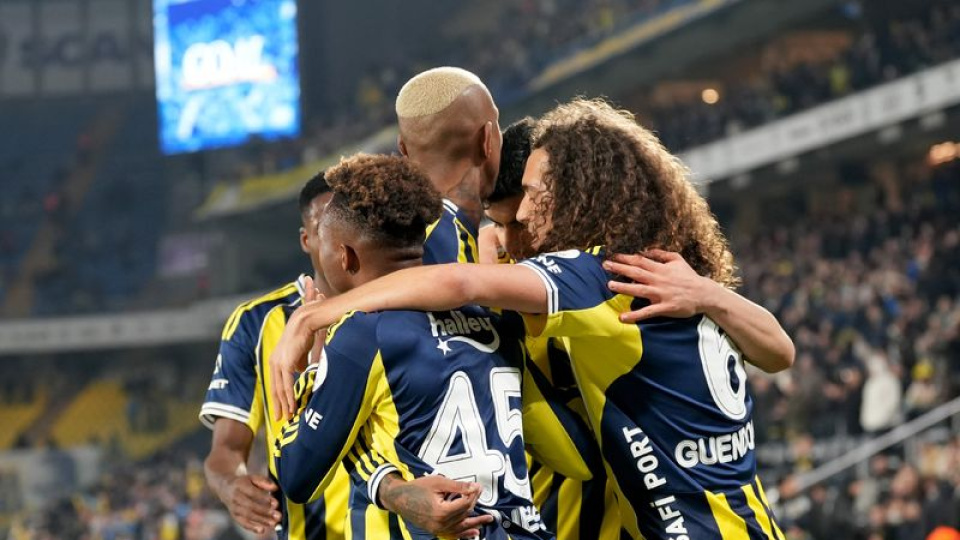 Fenerbahçe, milli araya galibiyetle girdi!