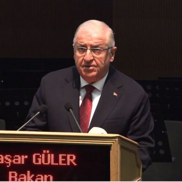 "Şehitlerimizin aziz hatırasına leke düşürmeyecek"