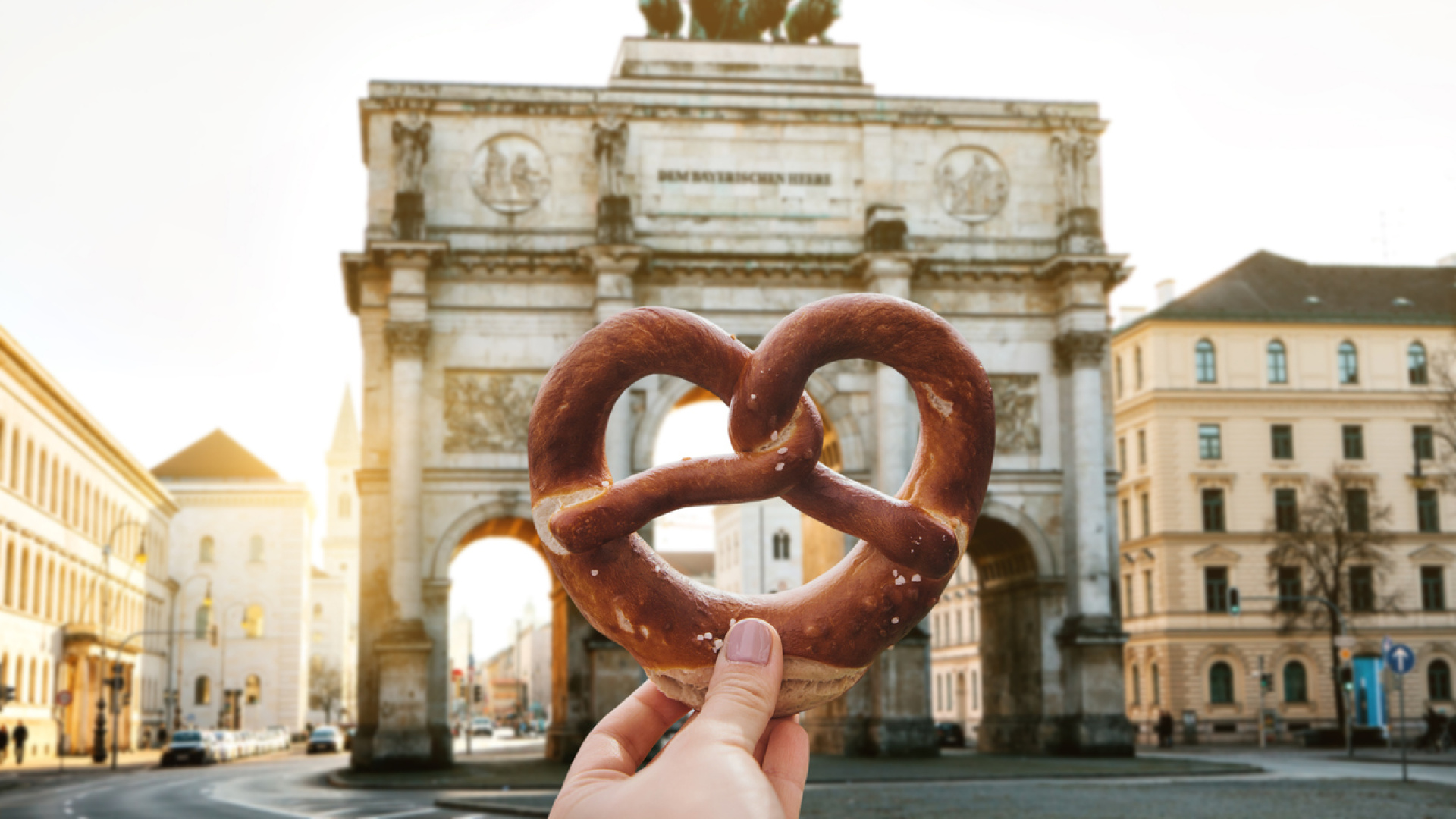 Almanya Sokak Lezzetleri Haritası: Pretzel'den Currywurst'a En Meşhur Tatlar