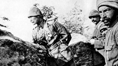 Atatürk, 18 Mart'ta denetime giderken bombardımana yakalanmış