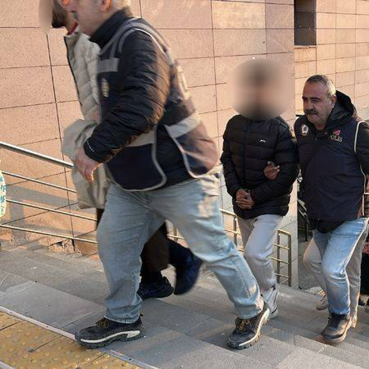 18 ilde operasyon: 52 gözaltı