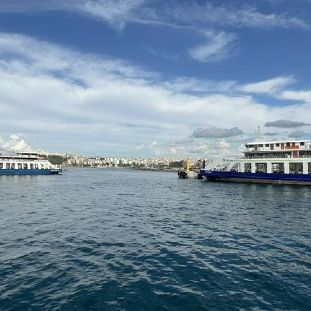 Feribot seferlerine fırtına engeli