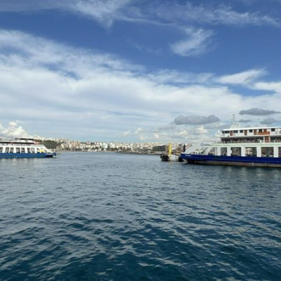 Feribot seferlerine fırtına engeli