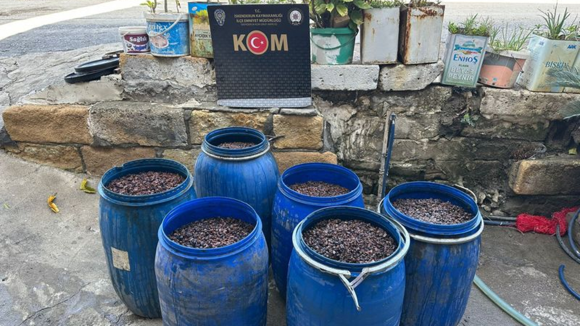 Hatay'da Büyük Operasyon: 790 Litre Kaçak Alkol Ele Geçirildi