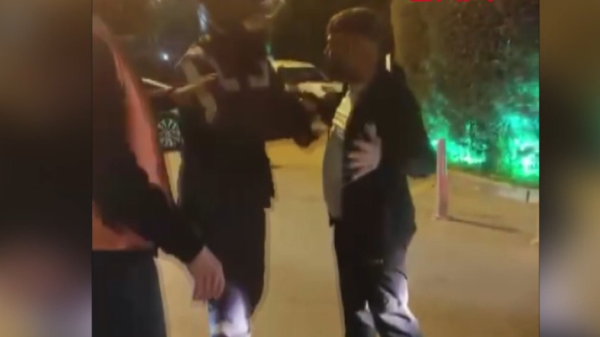 Kuryeyi darbetti, aracıyla ezdi geçti!