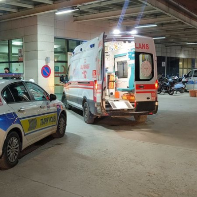 Baba ve kızı şarampole yuvarlandı