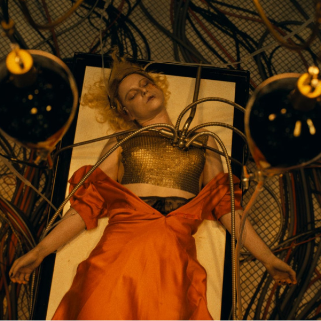 Punk gelinin serüvenleri