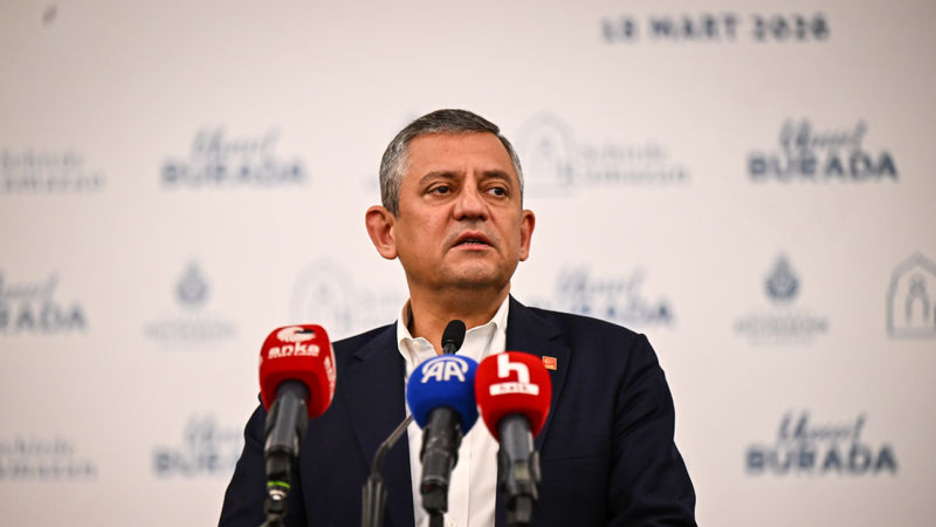 Özgür Özel'den Şehit Aileleri ve Gaziler İçin 'Tek Çatı Kanun' Çağrısı