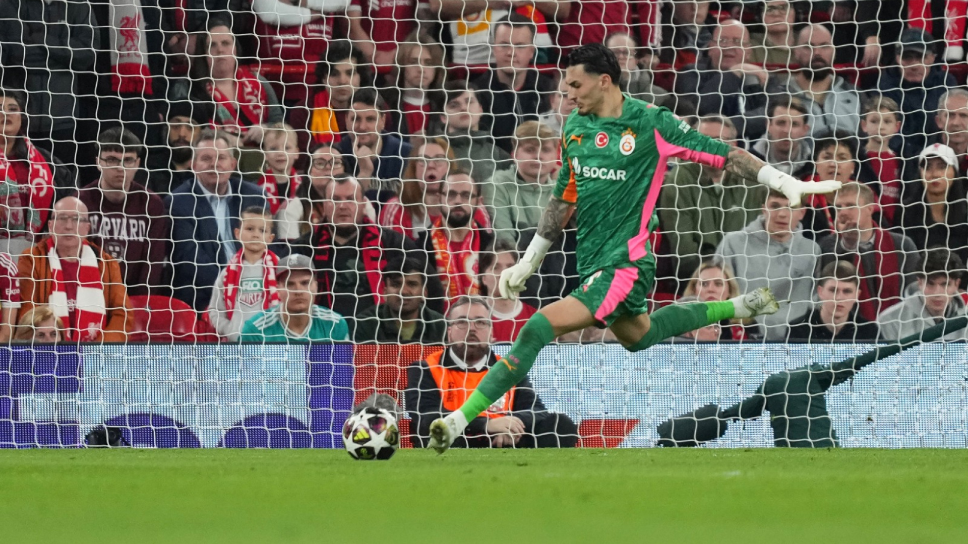 Uğurcan Çakır, Mohamed Salah'a geçit vermedi: İnanılmaz kurtarışlar! - Futbol Haberleri