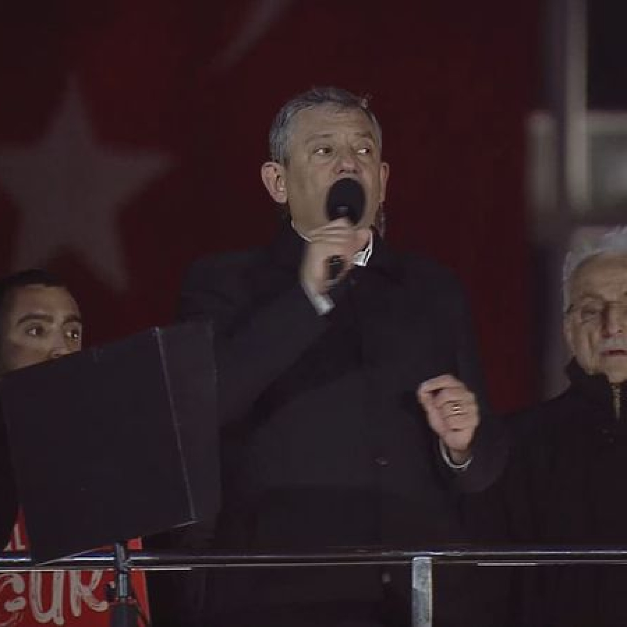 Özgür Özel, Saraçhane'de konuştu