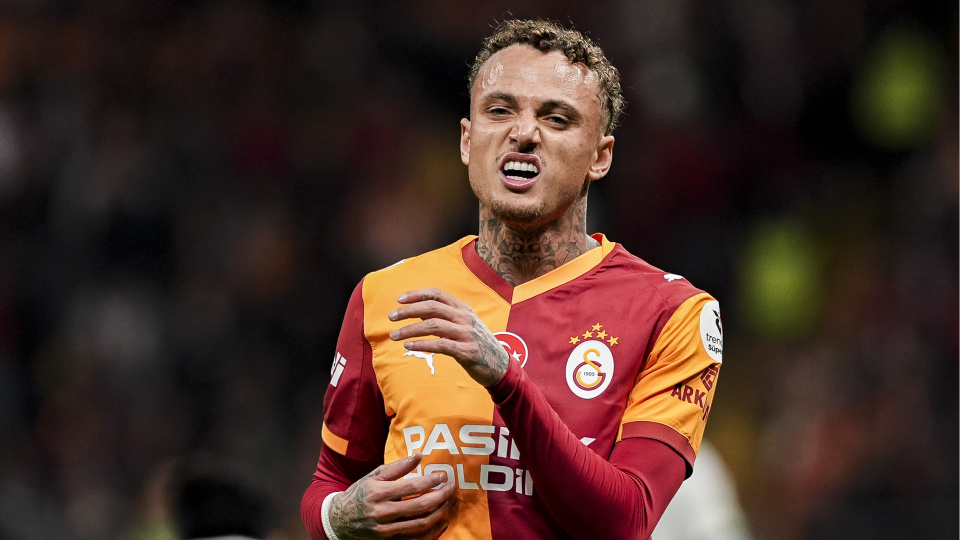 Galatasaray'da Lang'ın talihsiz anı: Parmağı koptu!