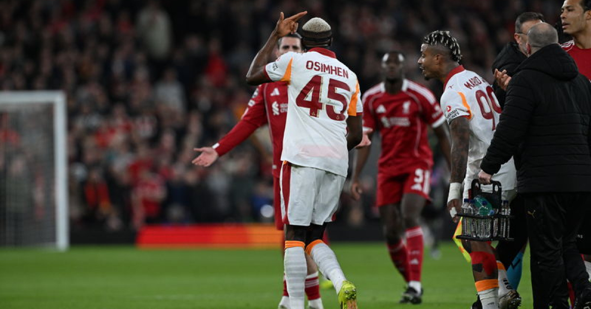 Victor Osimhen kolundan sakatlandı Galatasaray-Liverpool maçında
