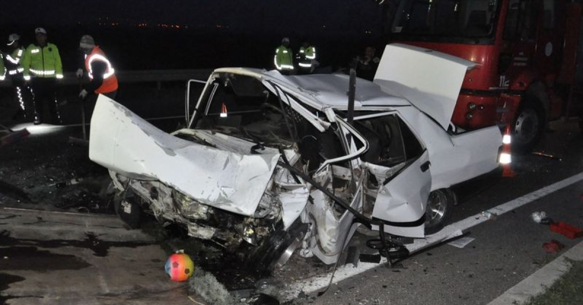 Manisa'da Kaza! 2 Ölüm, 5 Yaralı