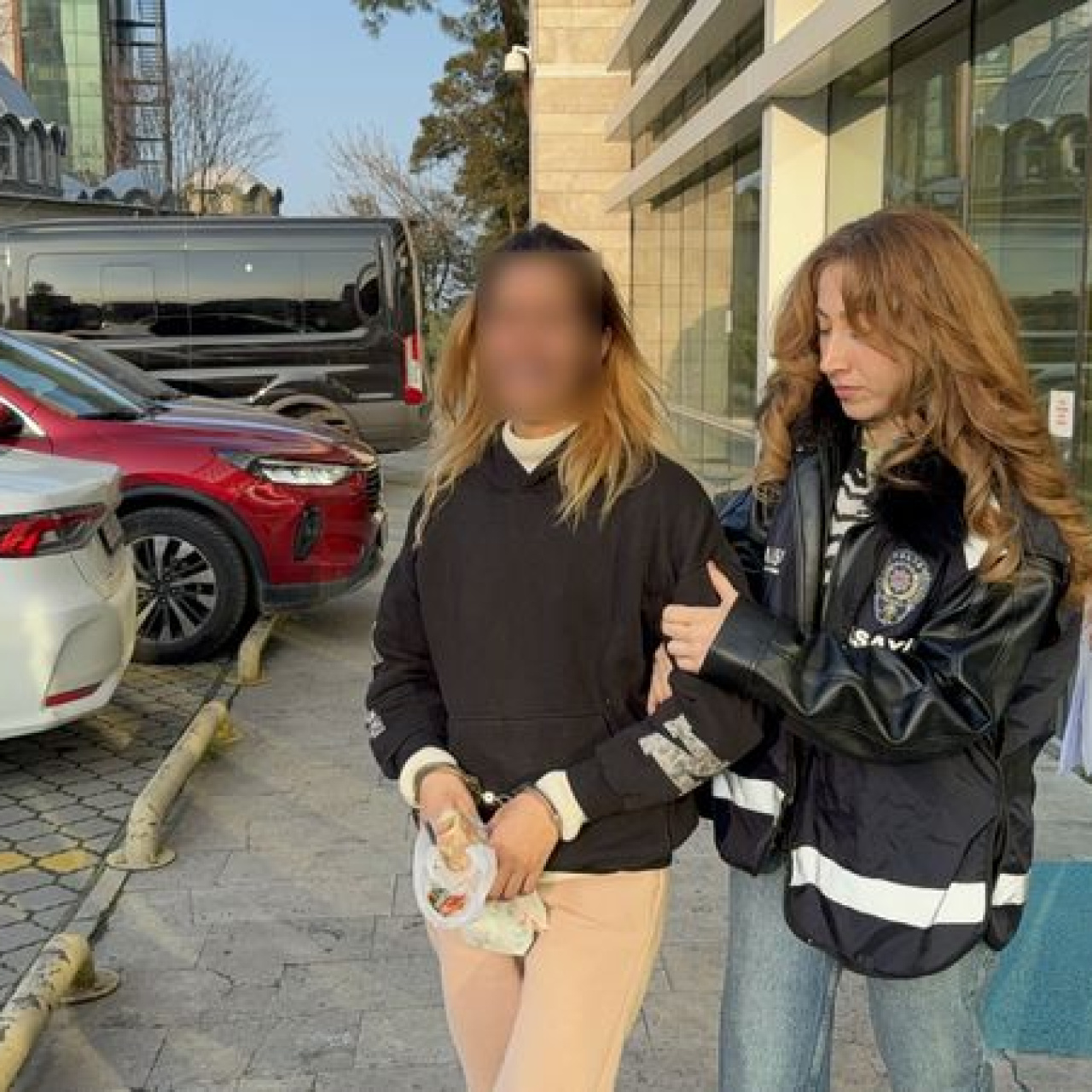 60 suç kaydı, 65 yıl cezası var! Hapse girmemek için 8 çocuk doğurdu!