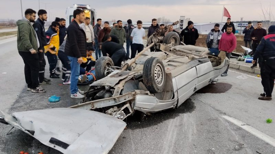 Direğe çaptı, takla attı!