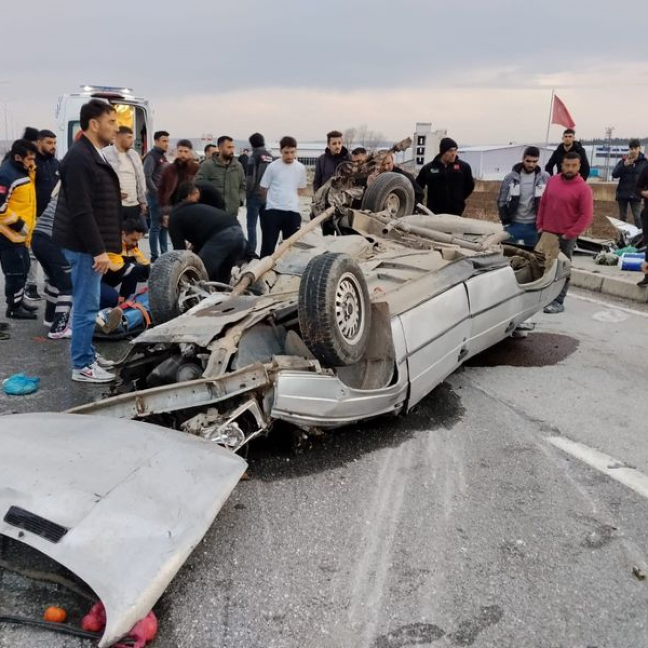 Direğe çaptı, takla attı!