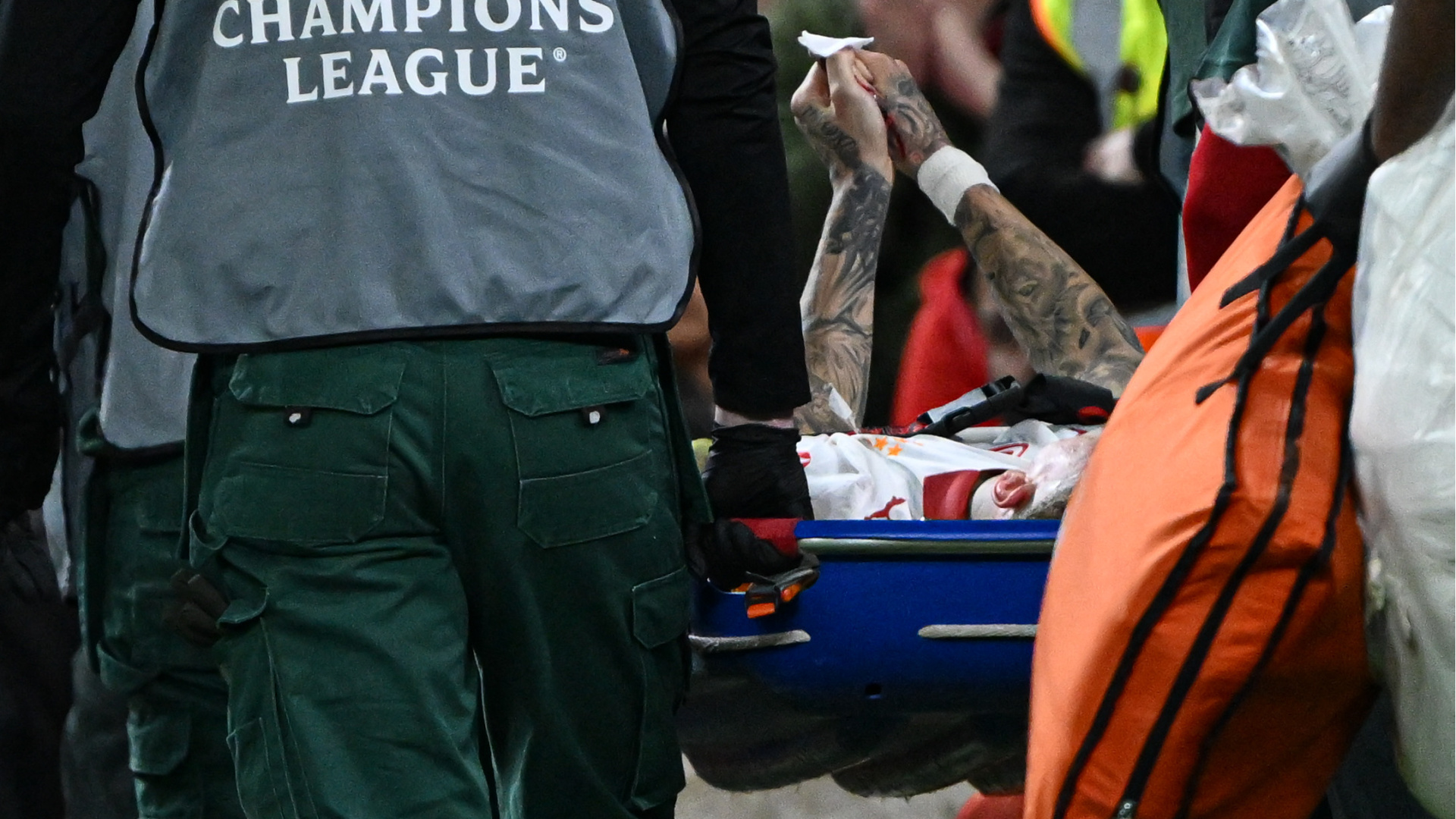 Galatasaray'dan UEFA'ya Tazminat Talebi: Noa Lang'ın Sakatlığı İçin Hukuki Süreç Başlatılıyor