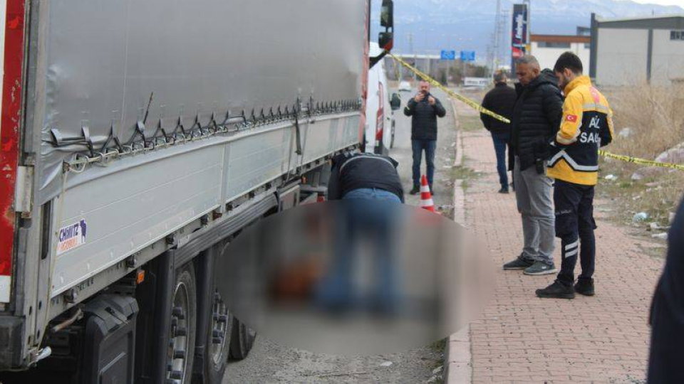 TIR'ın altında ölü bulundu