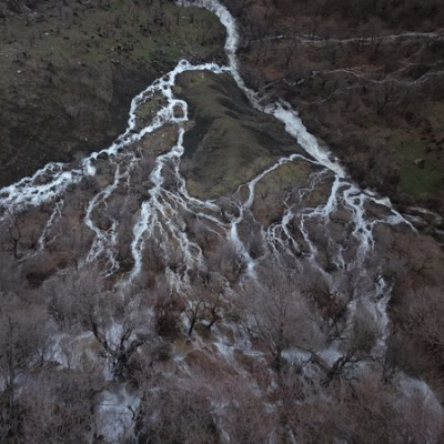 Derecik'te hava ısındı, doğa canlandı