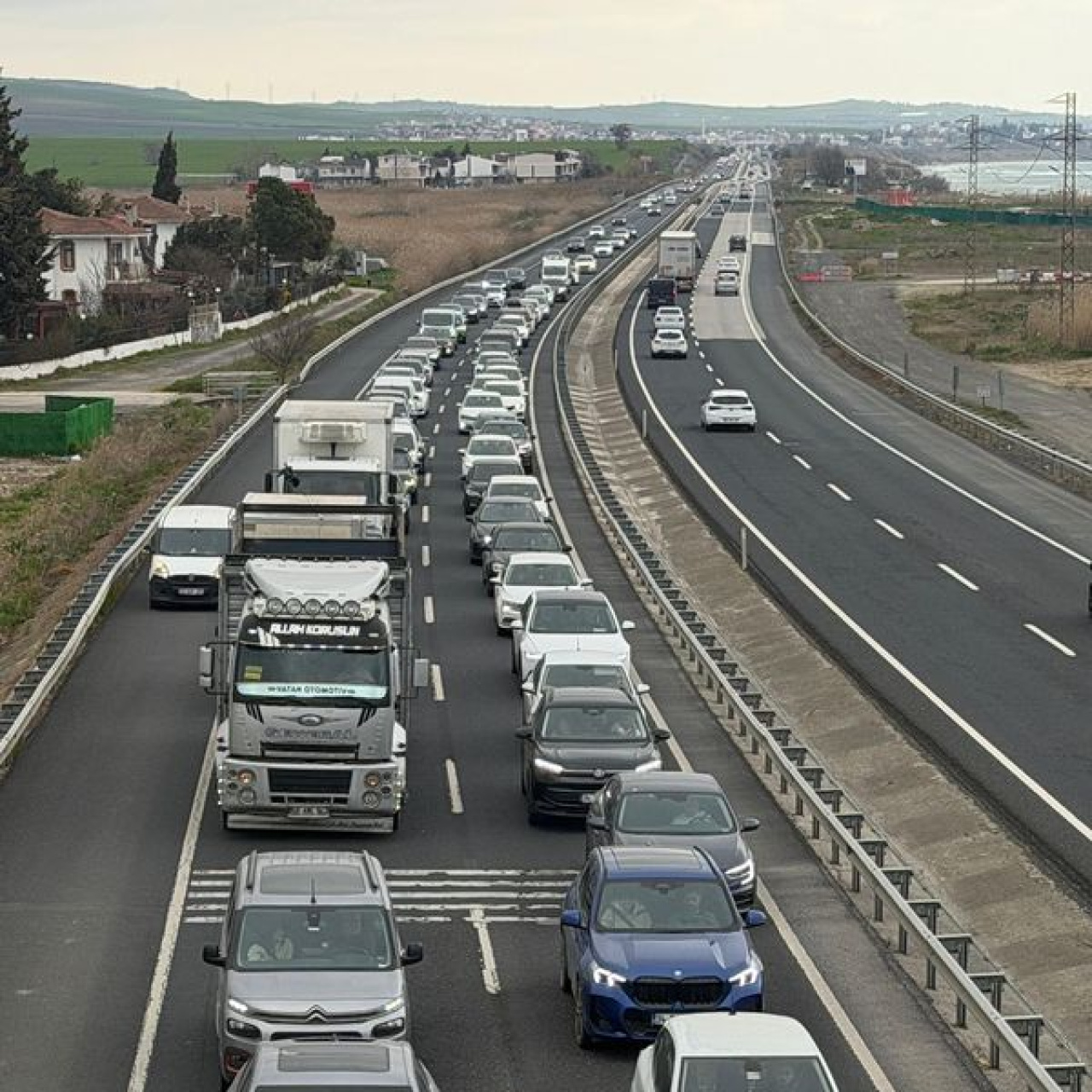 Bayram trafiğine kısıtlama tedbirleri... Ağır tonajlı araçlara 2 gün İstanbul yasağı!