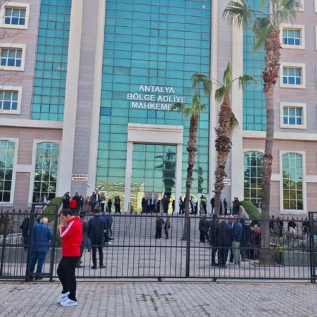 Tahliye edilen 3 sanığa yakalama kararı