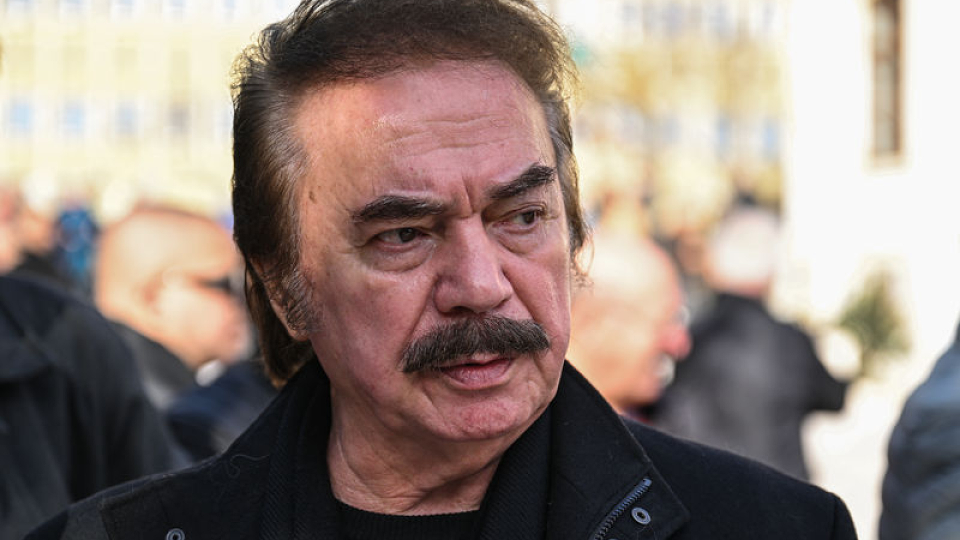 Orhan Gencebay Yüksek Ateş Şikayeti Sonrası Hastaneden Taburcu Edildi